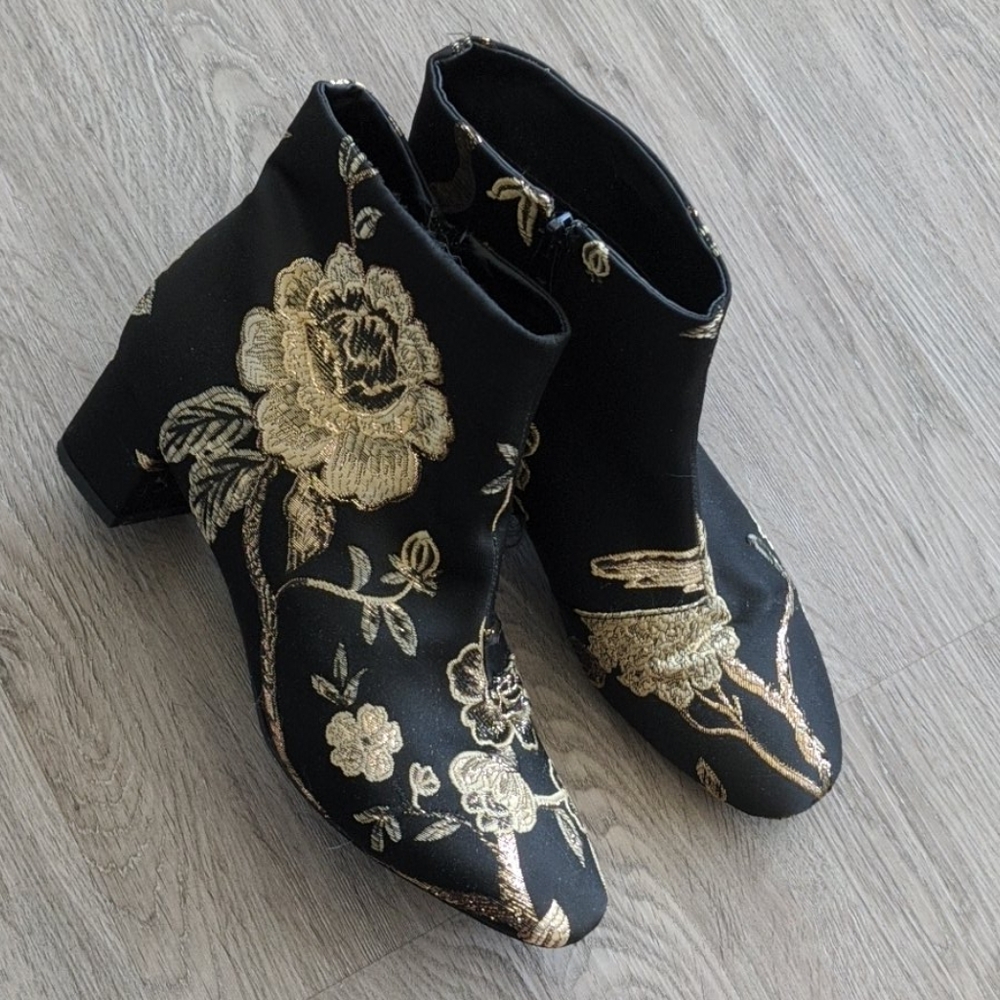 Black boots